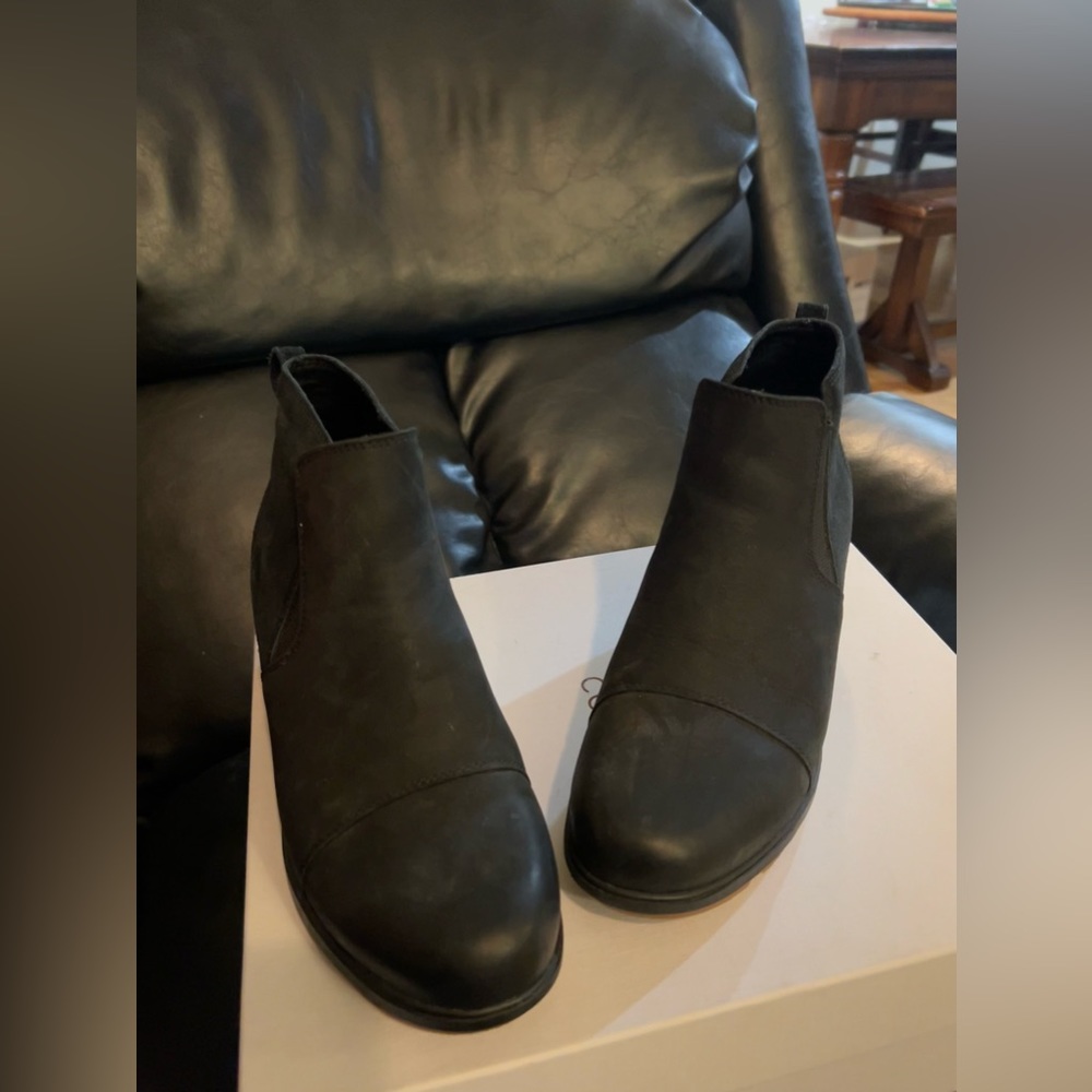 BRAND NEW SORELS